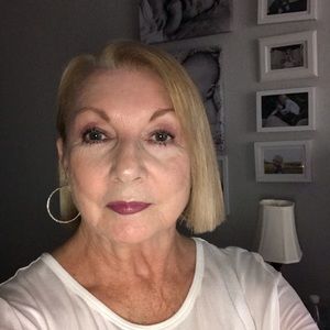 Meet your Posher, Lorraine